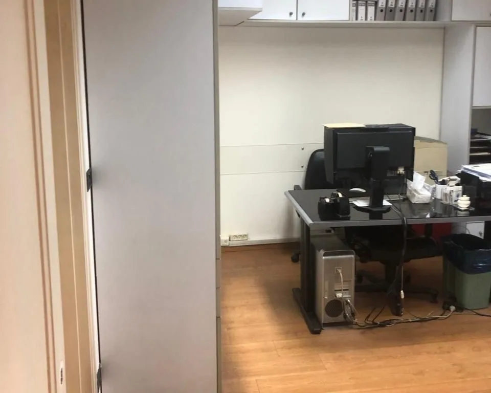 Office for Sale in Gemmayzeh — الصورة 5