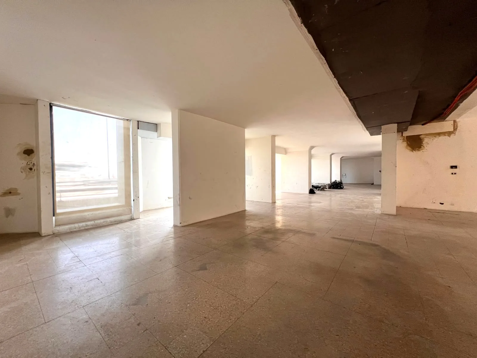 Office for Rent in Gemmayzeh — الصورة 2