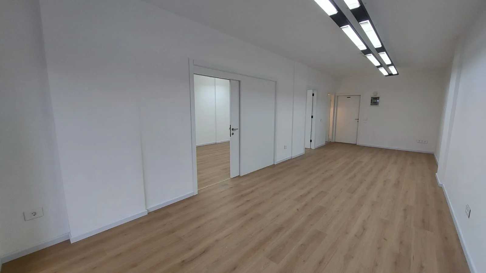 Office for rent in Ain al-Mraiseh — الصورة 2