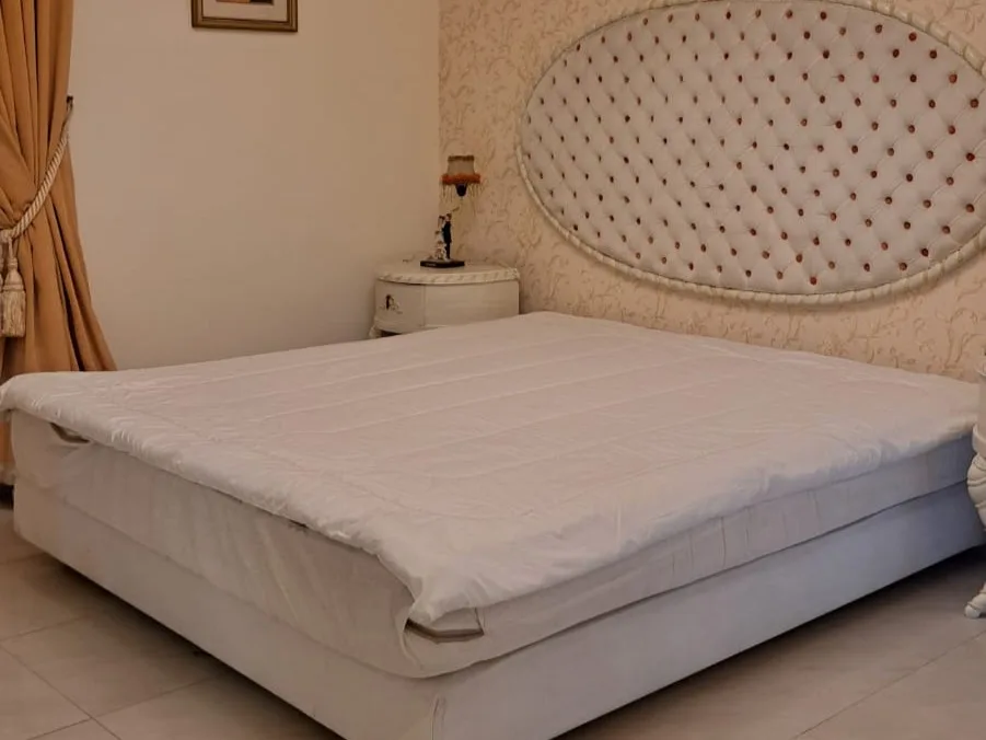 Apartment for Rent in Ramleh Al Bayda, Beirut, Lebanon — الصورة 7