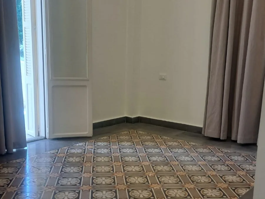 Apartment for Rent in Ain Al Mraiseh, Beirut, Lebanon — الصورة 6