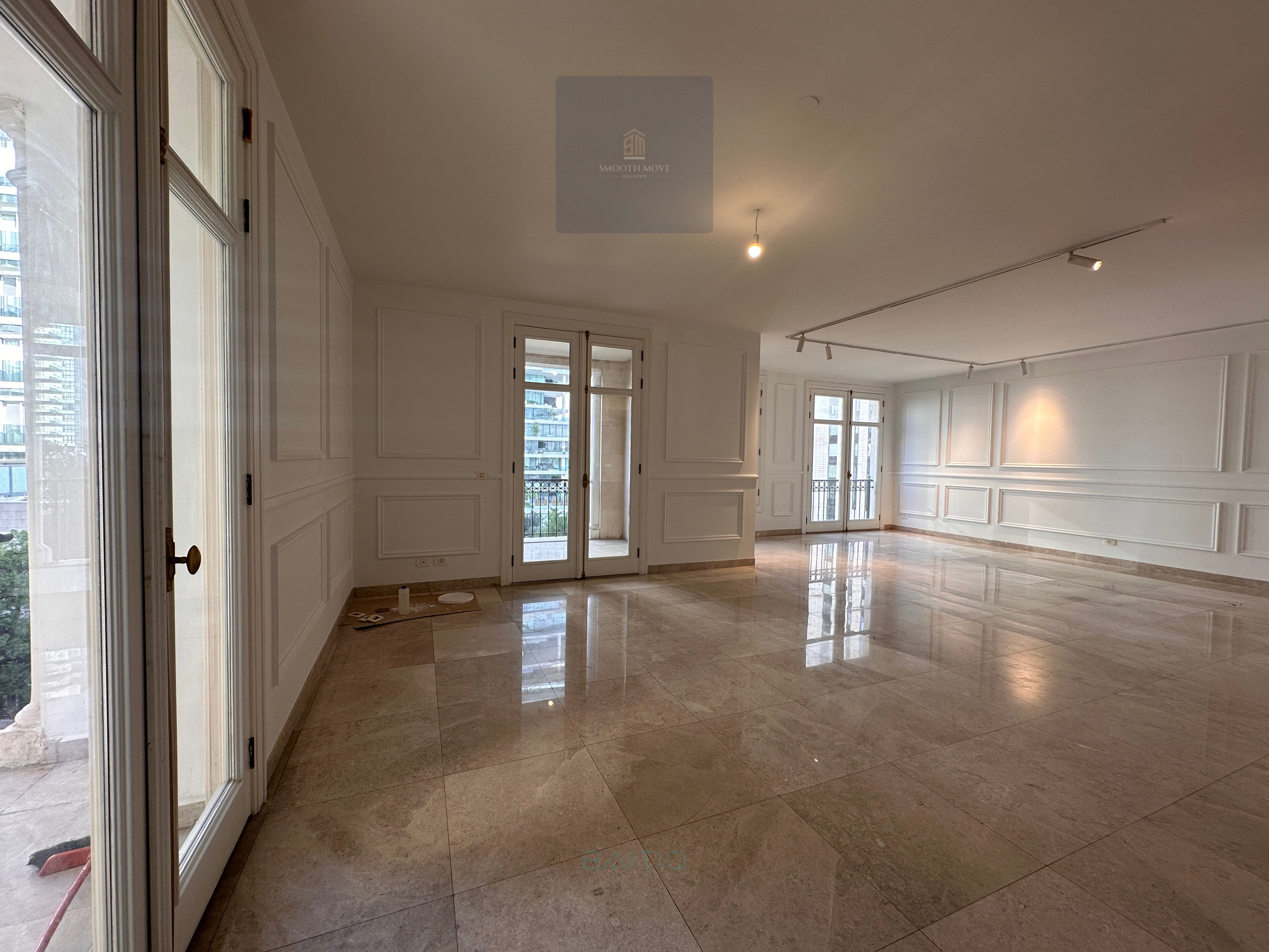 Elegant Parisian Style Apartment for Rent in Prime Downtown, Beirut — الصورة 11