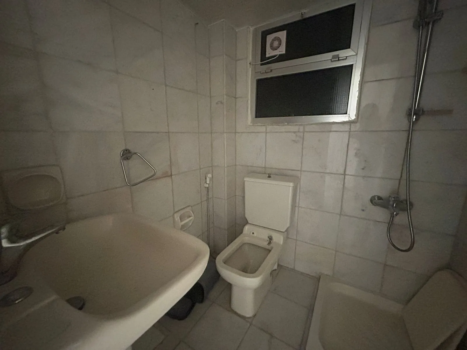 Apartment for Sale in Raoucheh, Beirut, Lebanon — الصورة 9