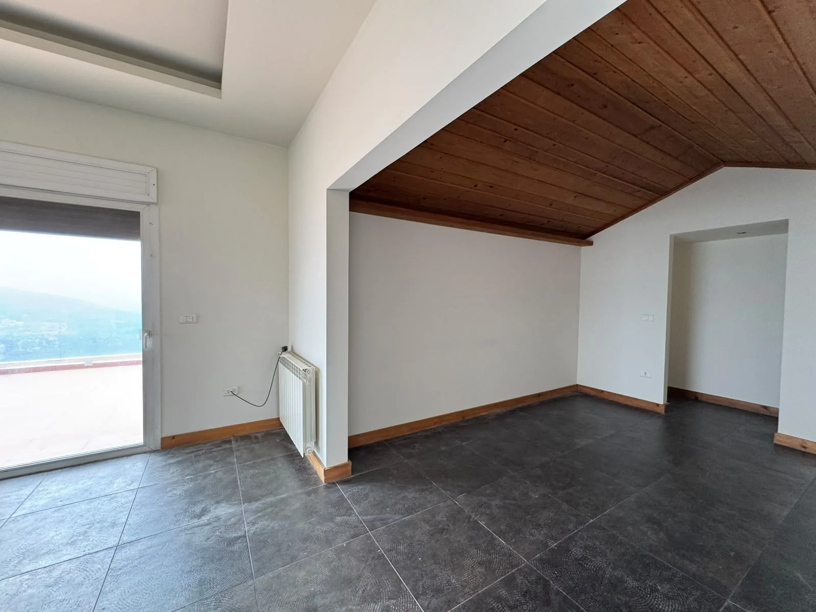 Loft for Rent in Beit Meri — الصورة 4