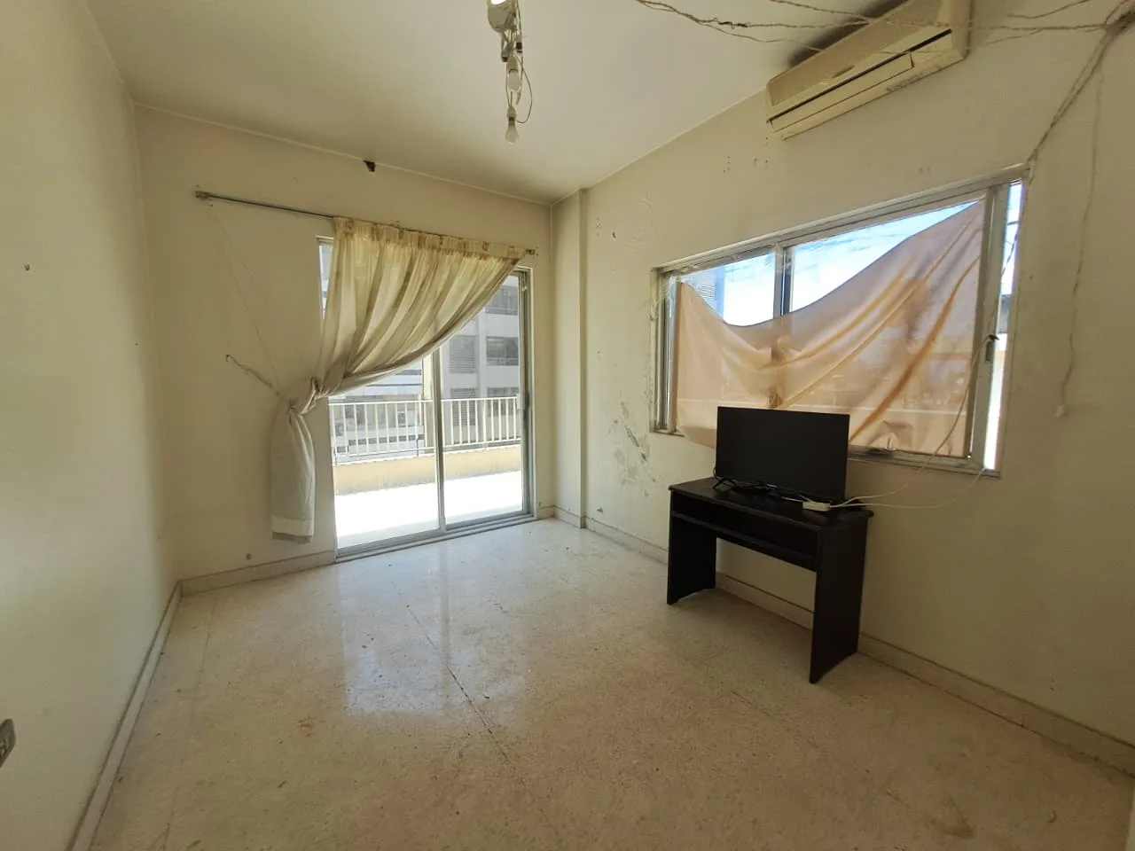 Apartment for Sale in Hamra, Ras Beirut — الصورة 3