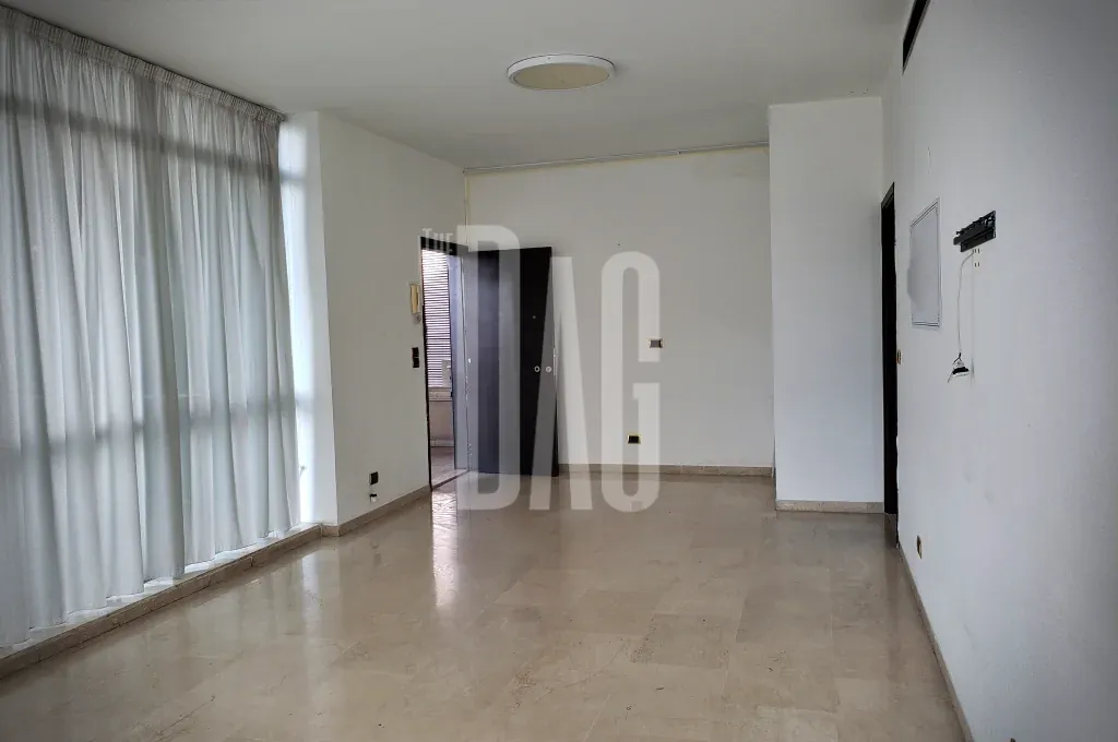 Office for Rent In Adlieh Mathaf 110 sqm — الصورة 2