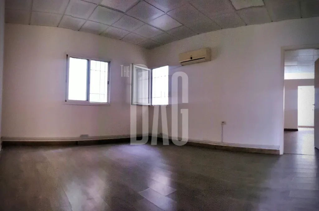 Prime location office for sale in badaro 100sqm — الصورة 2