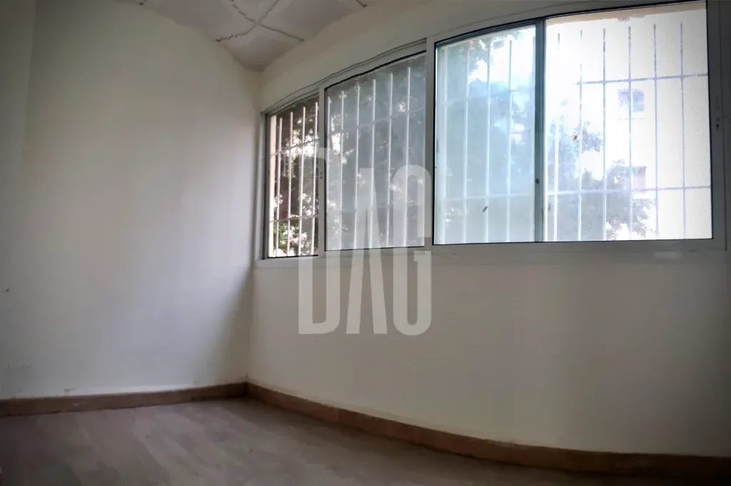 Prime location office for sale in badaro 100sqm — الصورة 4