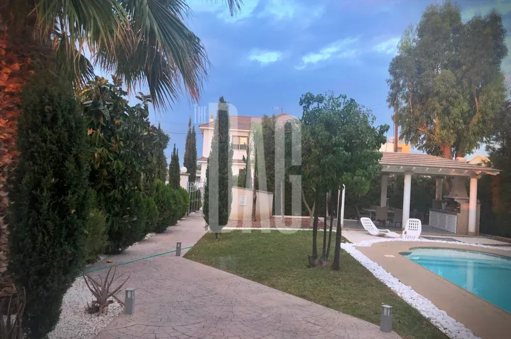 Luxurious Modern Villa in Larnaca for sale 300 SQM — الصورة 4