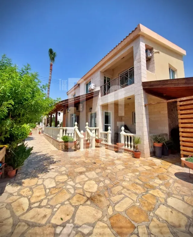 Exceptional Villa For Sale 260 + 450 Sqm Land Sqm In Larnaka — الصورة 2