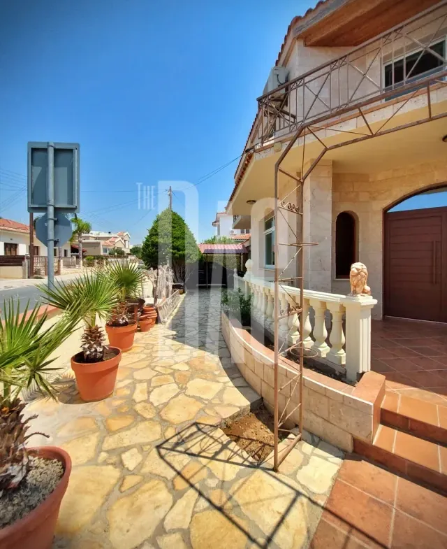 Exceptional Villa For Sale 260 + 450 Sqm Land Sqm In Larnaka — الصورة 3