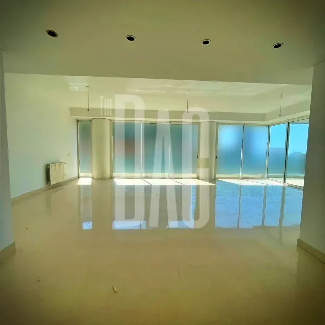 Seaview 245 sqm Apartment for Sale in Achrafieh — الصورة 4