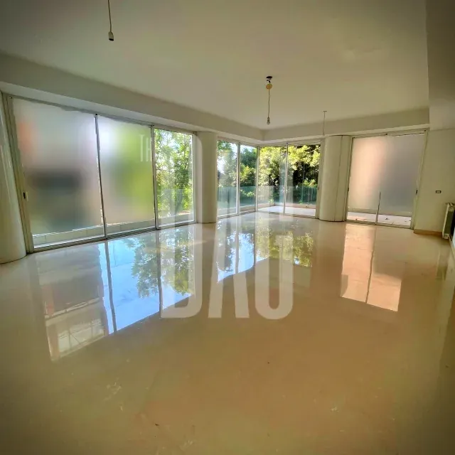 Terrace 245 + 83 sqm Apartment for Sale in Achrafieh — الصورة 2