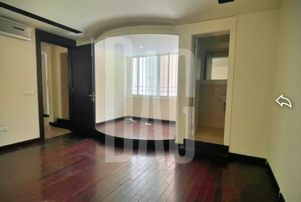 Clean 100 SQM Office for rent in Achrafieh — الصورة 4