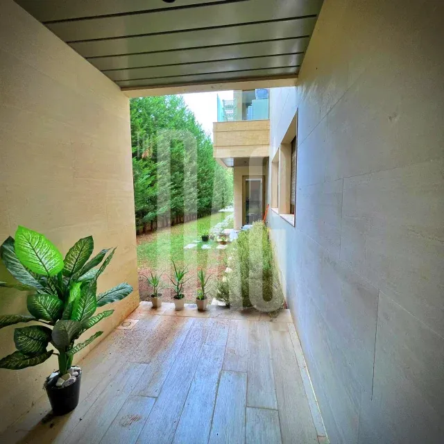Garden Terrace Fully Furnished 340 Sqm Simplex apartment for rent in Yarzeh — الصورة 4