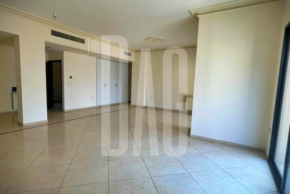 Elegant 217 Sqm Apartment for Sale in Achrafieh — الصورة 2