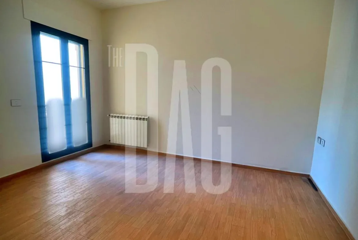 Elegant 217 Sqm Apartment for Sale in Achrafieh — الصورة 3
