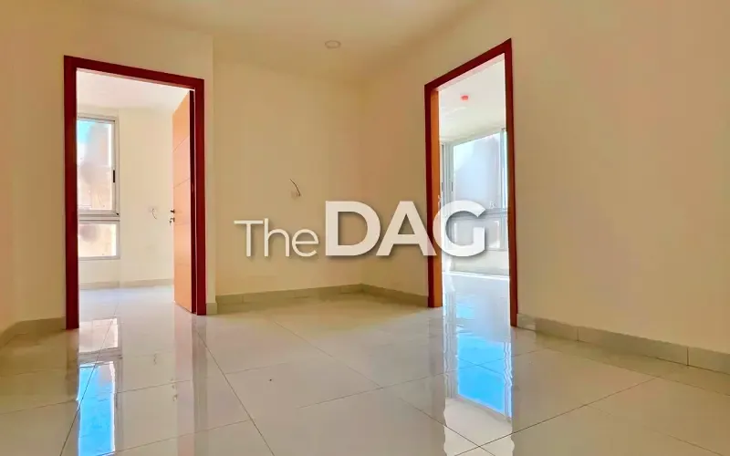 Brand New 97 SQM Office for Rent-Sale in Achrafieh — الصورة 3