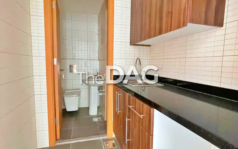 Brand New 97 SQM Office for Rent-Sale in Achrafieh — الصورة 4