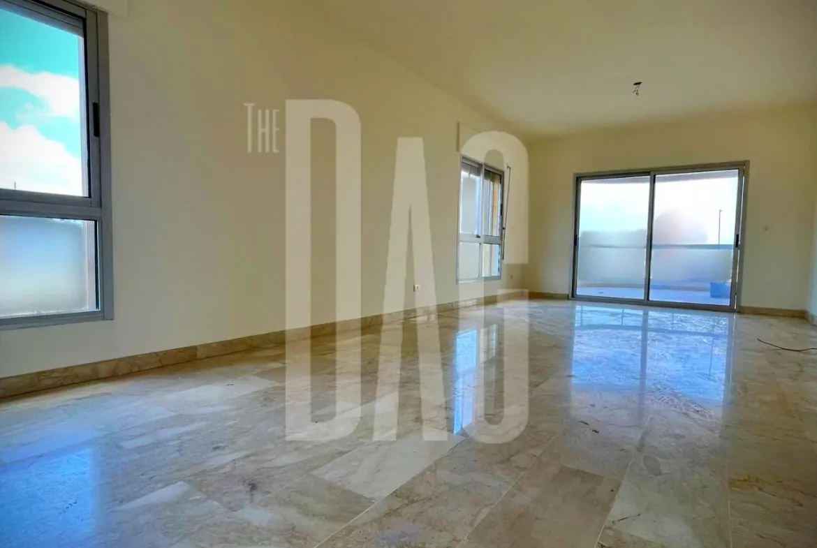 Spacious 230 SQM Apartment for Rent in Achrafieh — الصورة 2
