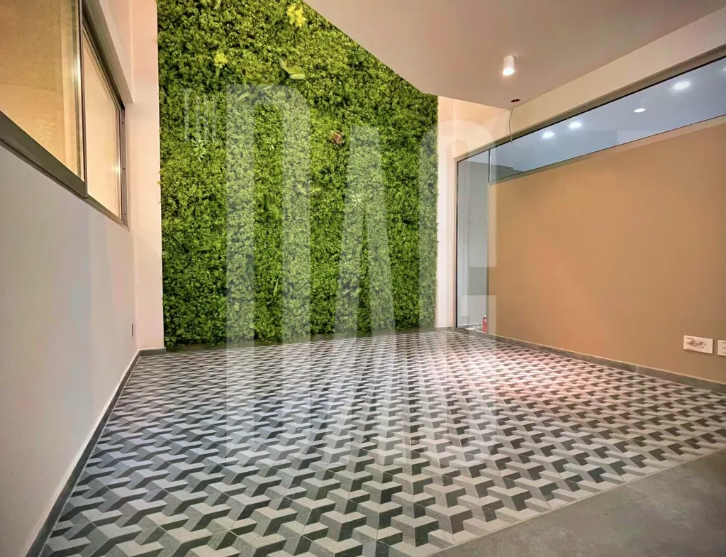 High-End 200 SQM Office for Rent or Sale in Achrafieh — الصورة 5