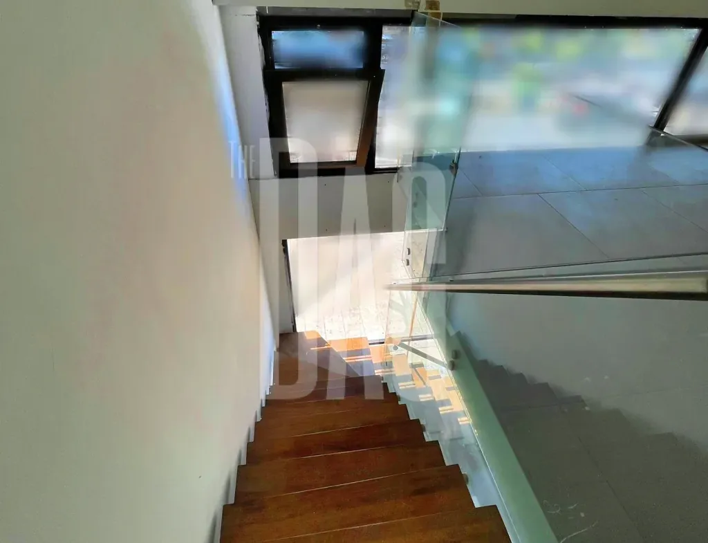 Main Street 124 SQM Shop for Rent with terrace in Achrafieh — الصورة 3