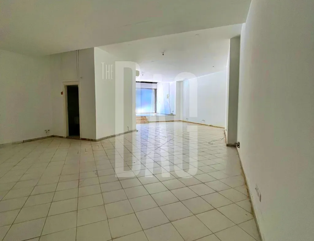 Main Street 124 SQM Shop for Rent with terrace in Achrafieh — الصورة 4