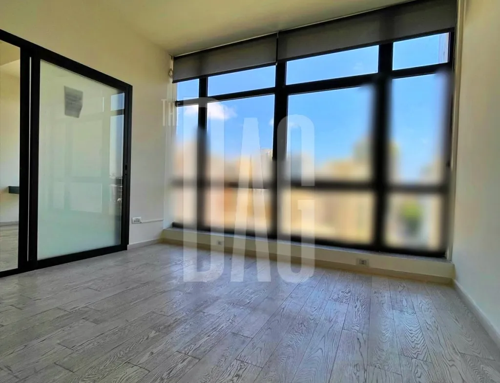 85 SQM Office for Rent with Terrace in Achrafieh — الصورة 3