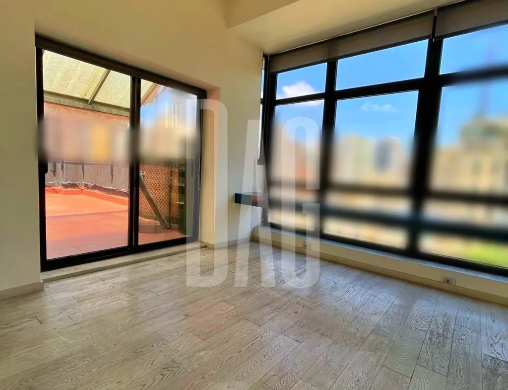85 SQM Office for Rent with Terrace in Achrafieh — الصورة 4