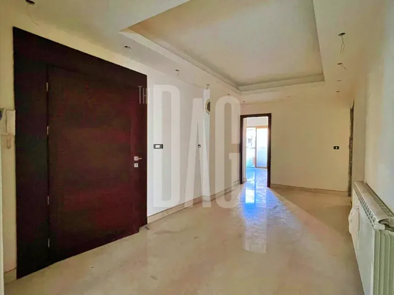 Simplex 350 SQM Apartment for Sale-Rent in Achrafieh — الصورة 3