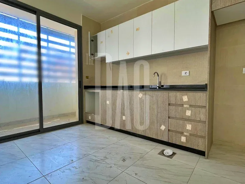 American Kitchen 105 SQM Apartment for Sale in Achrafieh — الصورة 3