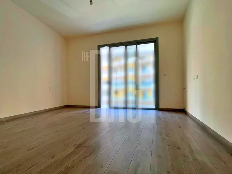Spacious 262 SQM Apartment for Sale in Achrafieh — الصورة 4
