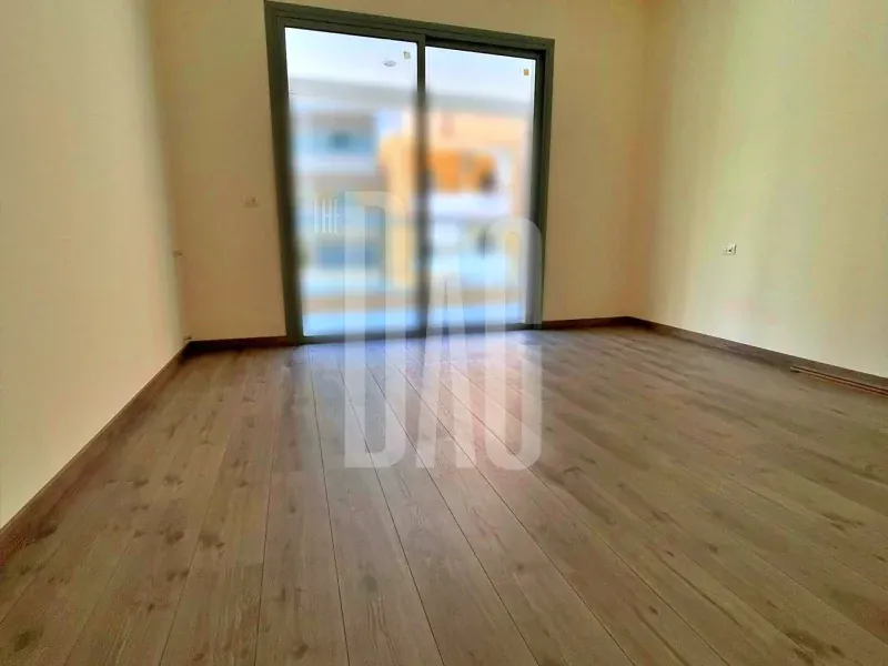 Spacious 262 SQM Apartment for Sale in Achrafieh — الصورة 5