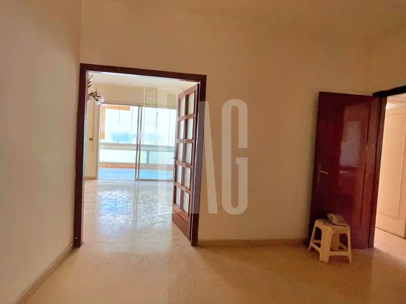 205 SQM Apartment for Sale in Sioufi Achrafieh — الصورة 4