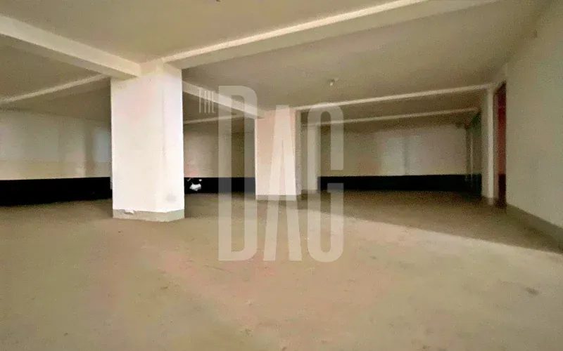 Spacious 600 SQM Warehouse for Sale in Mar Takla — الصورة 2