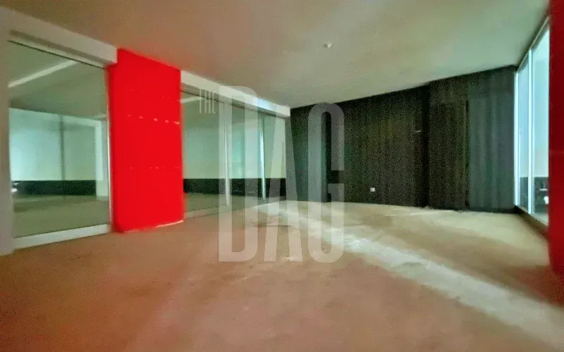 Spacious 600 SQM Warehouse for Sale in Mar Takla — الصورة 3