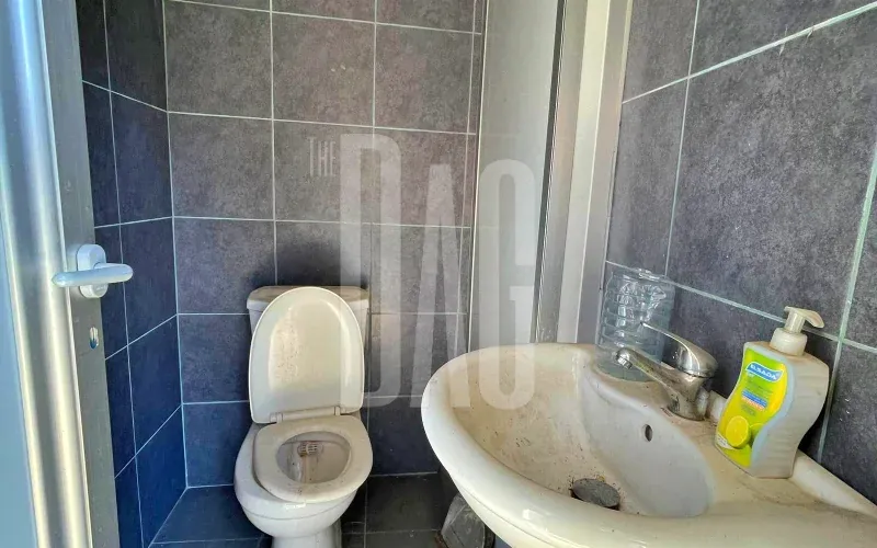Spacious 600 SQM Warehouse for Sale in Mar Takla — الصورة 4