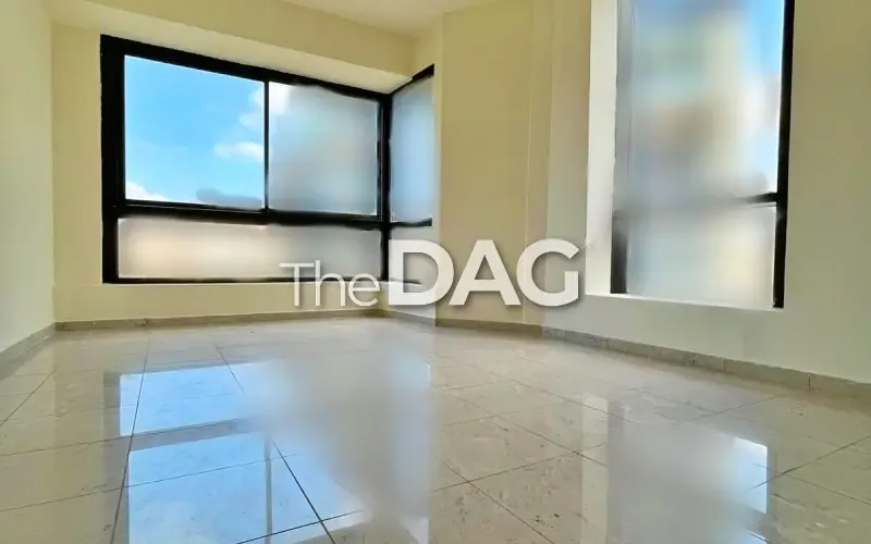 155 SQM Office for Rent in Adlieh with Terrace — الصورة 2