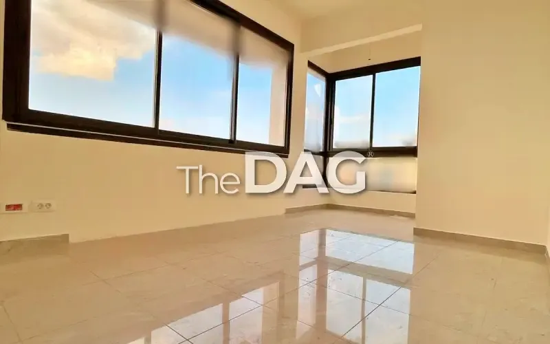 155 SQM Office for Rent in Adlieh with Terrace — الصورة 3