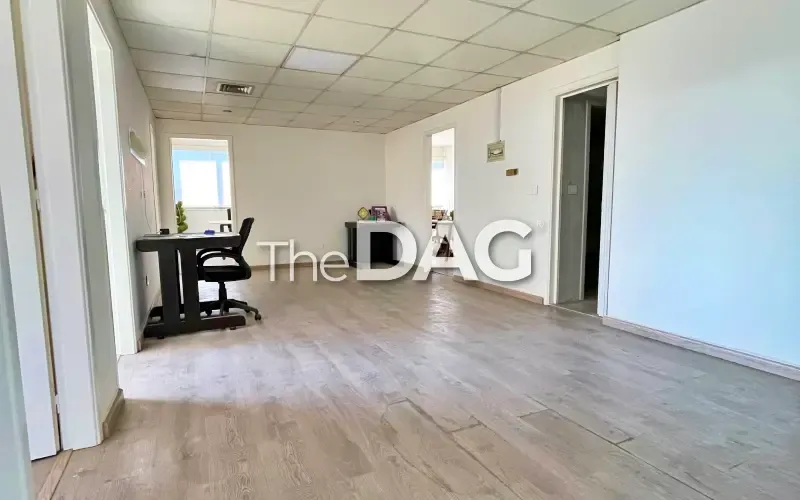 130 SQM Office for Sale in Sin El Fil — الصورة 2