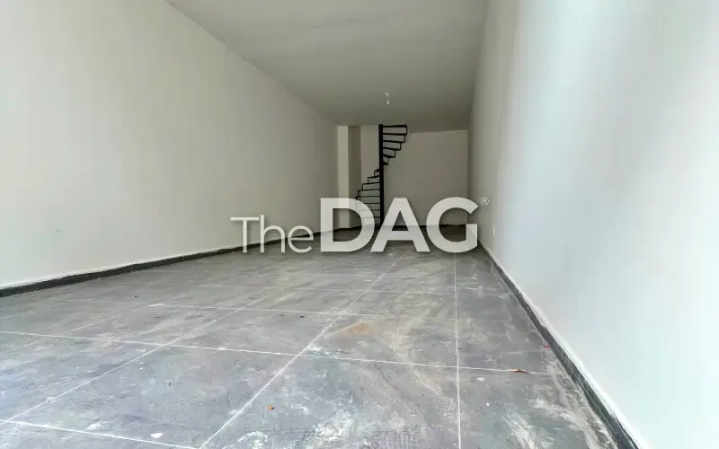 New 90sqm Shop for Sale in Ain El Roumaneh — الصورة 3