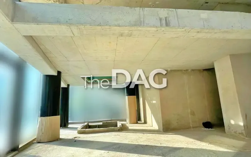 514 SQM Corner Shop for Rent in Downtown with Terrace — الصورة 4