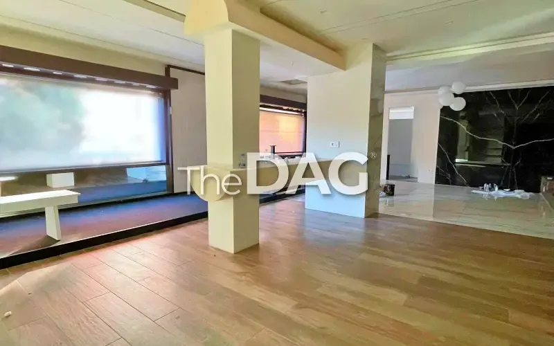 Prestigious 250 SQM Shop for Rent in Downtown — الصورة 3