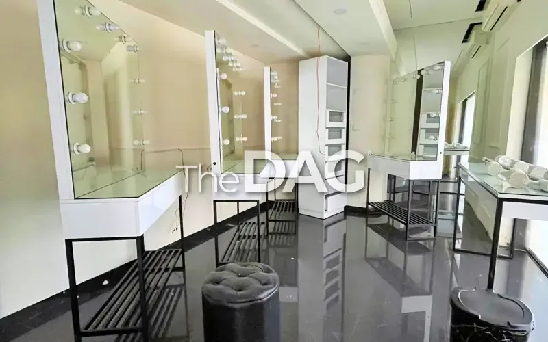 Prestigious 250 SQM Shop for Rent in Downtown — الصورة 5