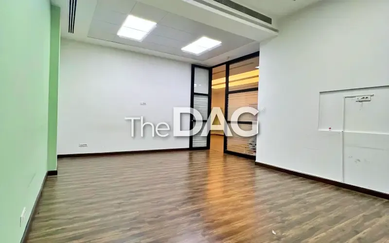 217 SQM Main Road Office for Rent in Downtown Beirut — photo 2