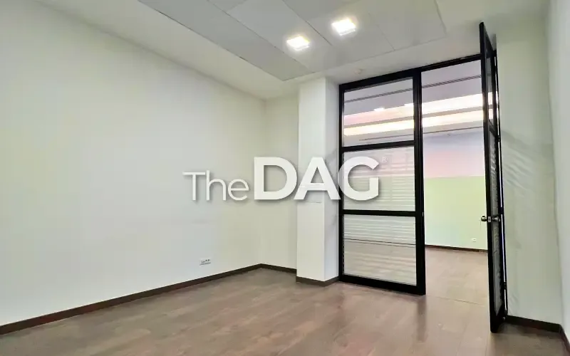 217 SQM Main Road Office for Rent in Downtown Beirut — photo 4