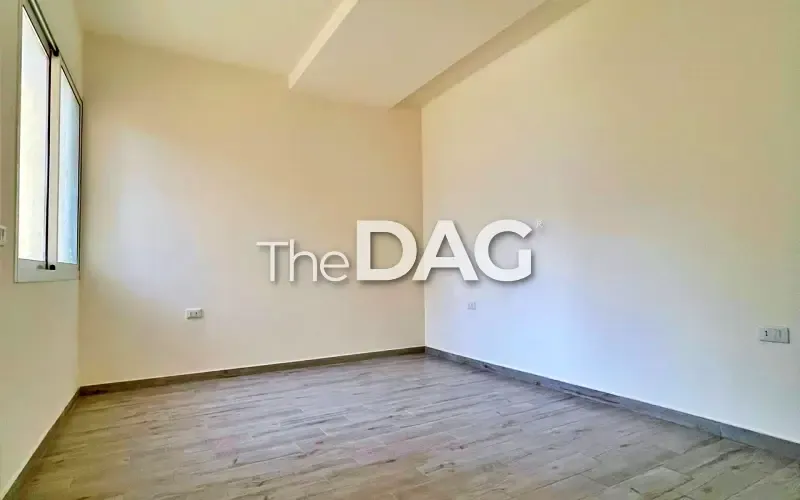 165 SQM Modern Apartment for Sale in Furn El Chebbak — الصورة 5