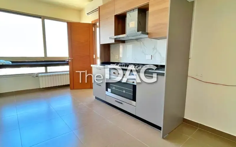 High-End 210 SQM Apartment for Rent in Ain El Roumaneh — الصورة 4