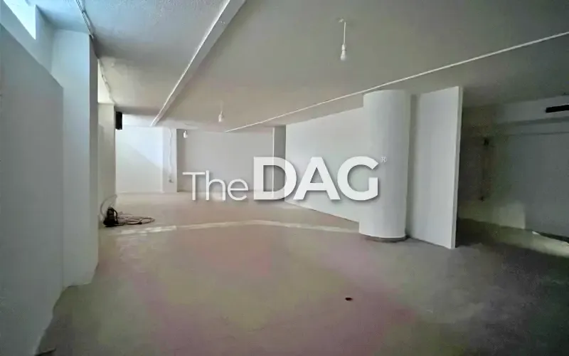 Warehouse for Rent in Jal El Dib Main road — الصورة 2