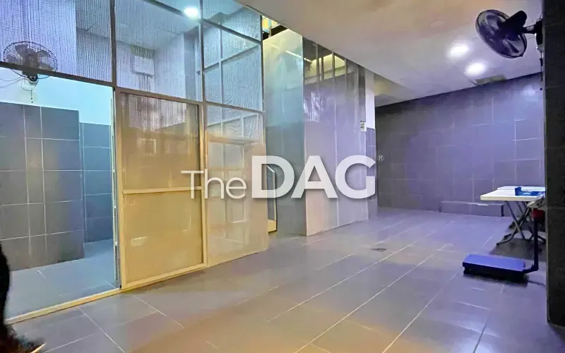 Fully Renovated Warehouse for Rent in Furn El Chebbak